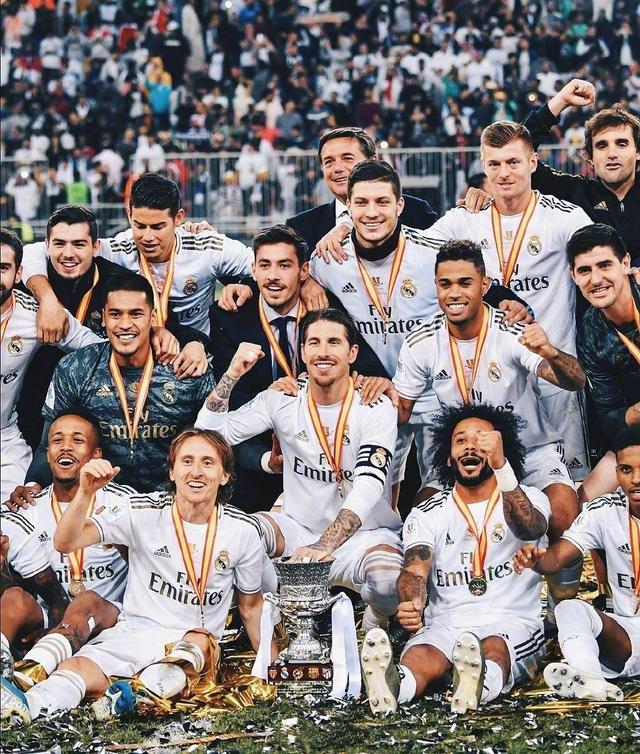 环足奖年最佳男足俱乐部候选：巴黎、切尔西、巴萨、拜仁在列