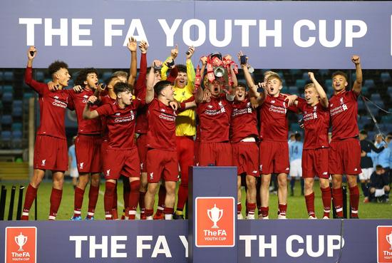 官方：19岁切尔西小将利奥-卡斯尔戴恩租借加盟哈德斯菲尔德