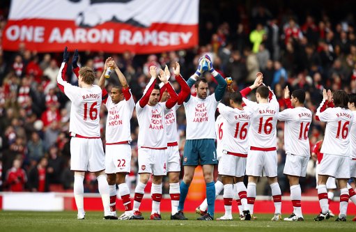 媒体人：中国男篮对周琦低位能力盲目自信