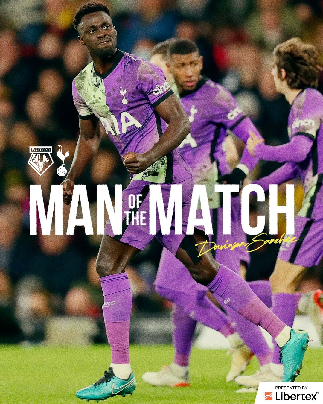 足球国足忙碌备战，训练场加练至夜晚