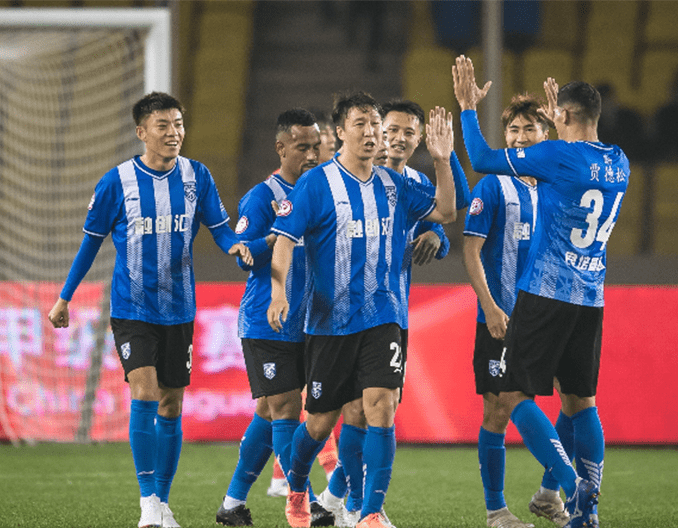 梅西一年造进球74个！三大MVP！快踢满全场还能边线一过四！