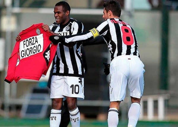 米体：卡利亚里门将卡普里莱受到了多家豪门俱乐部青睐