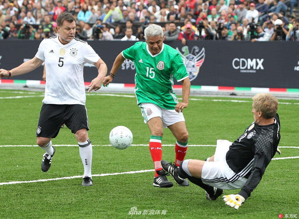 足球装备的科技革新解析